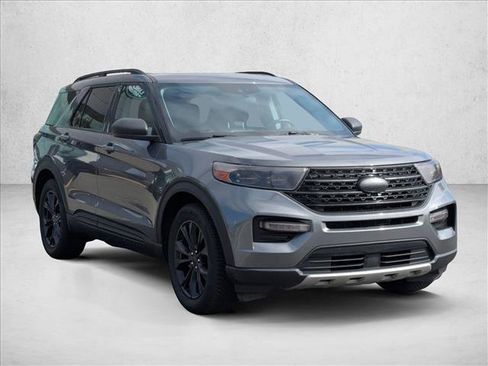 Used 2022 Ford Explorer XLT w/ Equipment Group 202A RWD image 3