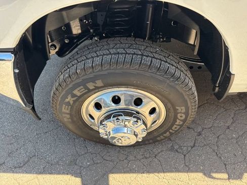 New 2026 RAM 3500 Big Horn AWD/4WD image 8