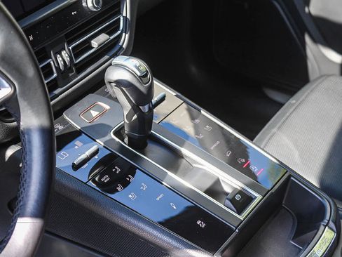 Used 2024 Porsche Macan S AWD/4WD image 18