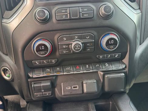 Used 2022 Chevrolet Silverado 1500 LTZ AWD/4WD image 28