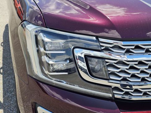 Used 2021 Ford Expedition Platinum AWD/4WD image 4