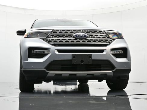 Certified 2022 Ford Explorer Limited w/ Limited Technology Package image 39