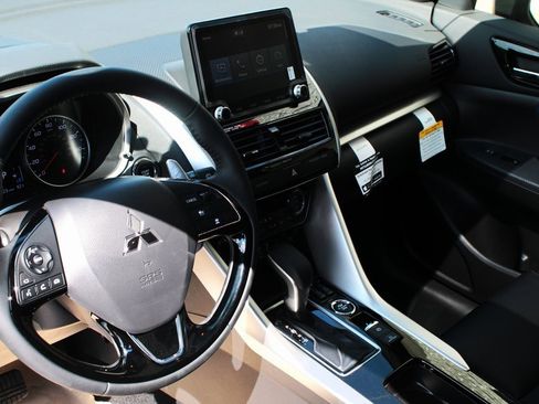 New 2026 Mitsubishi Eclipse Cross SEL image 3