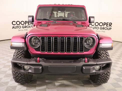 Used 2024 Jeep Gladiator Rubicon AWD/4WD image 10