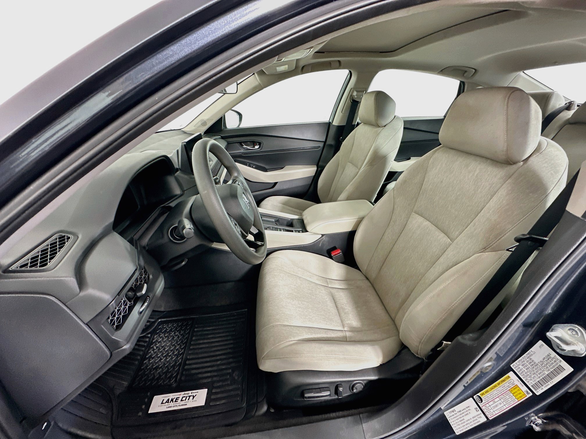 Used 2023 Honda Accord EX image 13