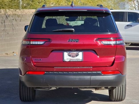 Certified 2024 Jeep Grand Cherokee L Laredo image 8