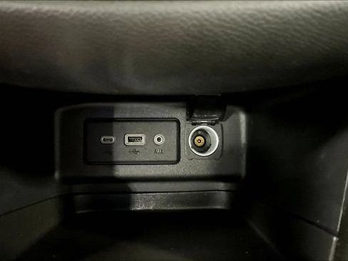 Used 2023 Chevrolet Equinox LT FWD image 16