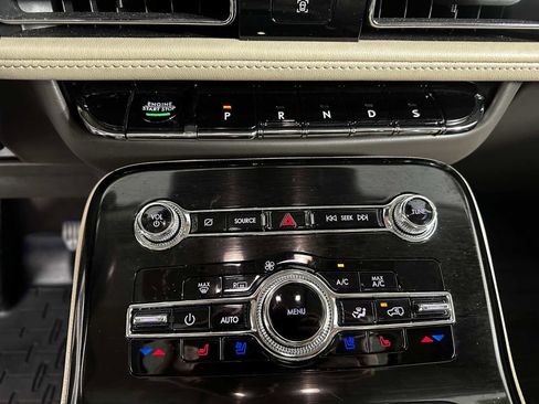 Used 2022 Lincoln Nautilus Reserve image 18