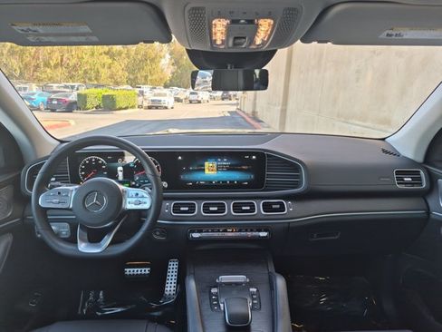 Used 2023 Mercedes-Benz GLS 580 4MATIC image 19
