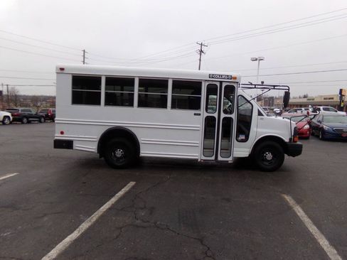 Used 2007 Chevrolet Express 3500 w/ School Bus Package RWD image 5
