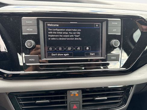 Used 2022 Volkswagen Taos S image 18