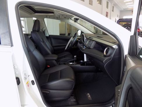 Used 2017 Toyota RAV4 Platinum FWD image 24