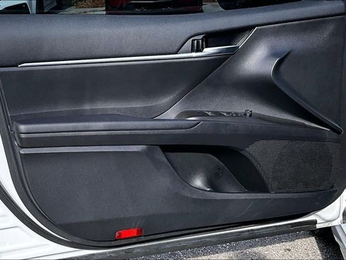 Used 2024 Toyota Camry SE image 26