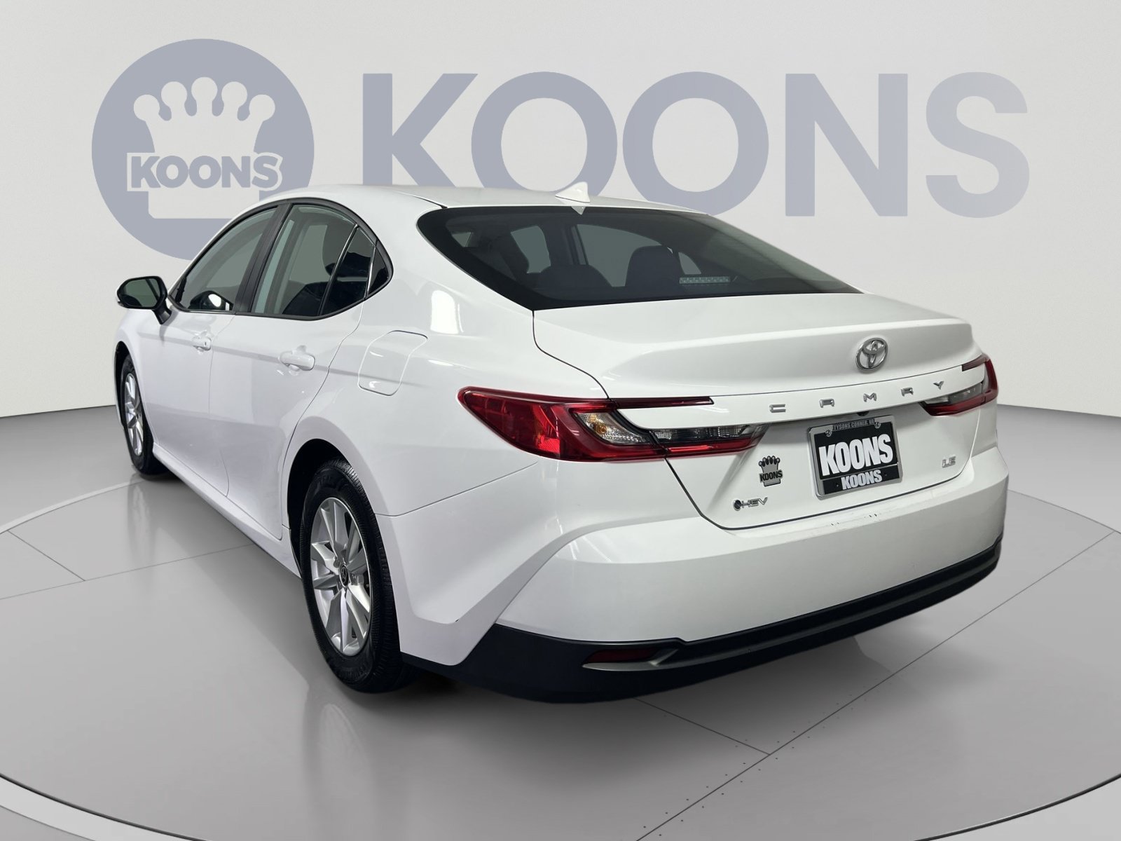 Used 2025 Toyota Camry LE FWD image 4