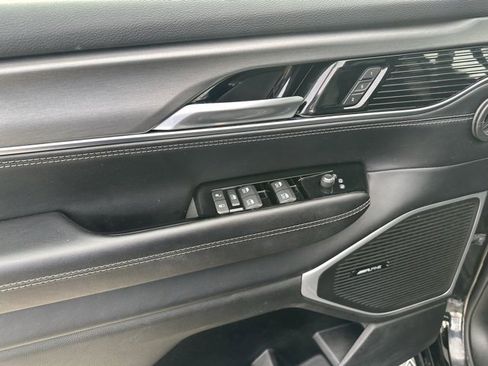 Used 2023 Jeep Wagoneer Series II image 3