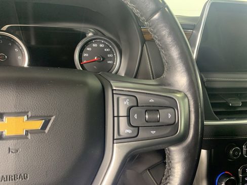 Used 2021 Chevrolet Suburban Premier w/ Premium Package image 21