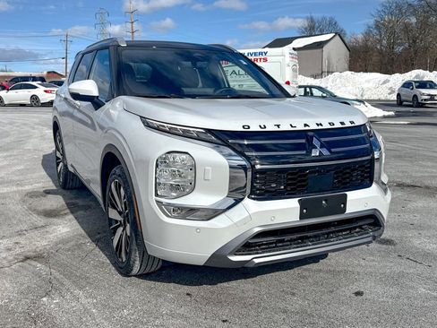New 2026 Mitsubishi Outlander SEL image 1