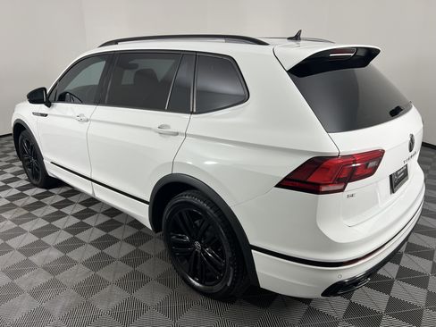 Used 2022 Volkswagen Tiguan SE R-Line AWD/4WD image 9