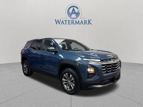 Used 2025 Chevrolet Equinox LT FWD image 8