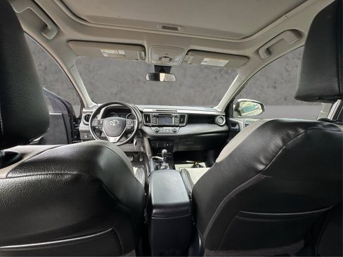Used 2017 Toyota RAV4 XLE AWD/4WD image 33
