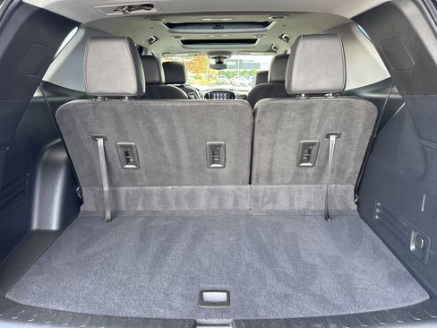 Used 2021 Chevrolet Traverse RS image 14