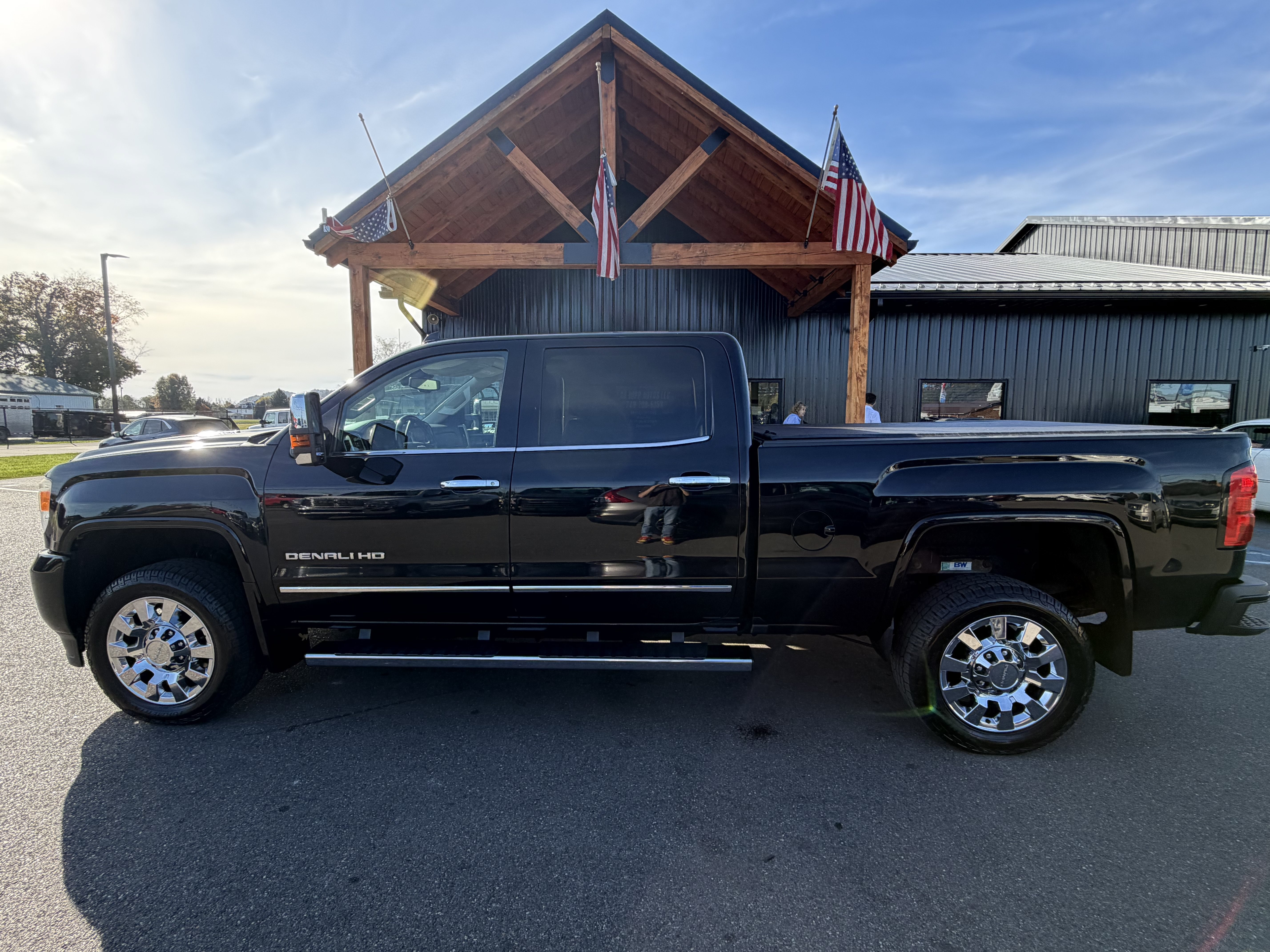 Used 2016 GMC Sierra 2500 Denali w/ Duramax Plus Package AWD/4WD image 23