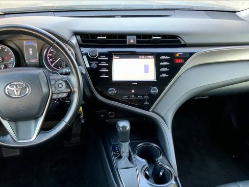 Used 2020 Toyota Camry SE image 7