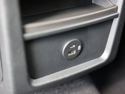 Certified 2022 Ford Edge ST image 23