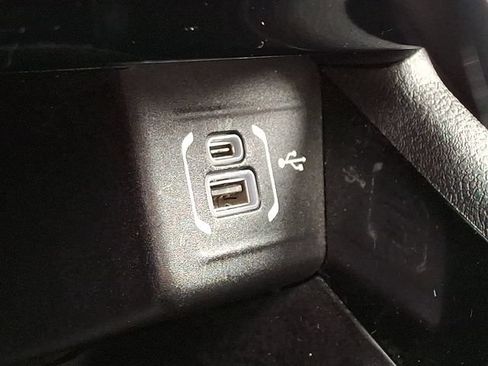 Used 2022 Jeep Compass Limited w/ Sun and Sound Group AWD/4WD image 24