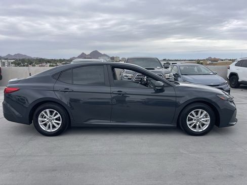 Used 2025 Toyota Camry LE image 11