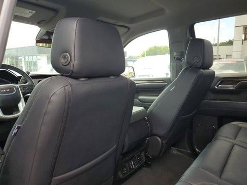 Used 2024 GMC Sierra 1500 SLE AWD/4WD image 10
