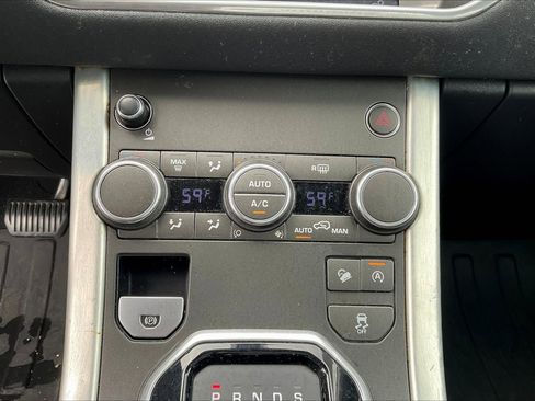 Used 2017 Land Rover Range Rover Evoque SE image 30