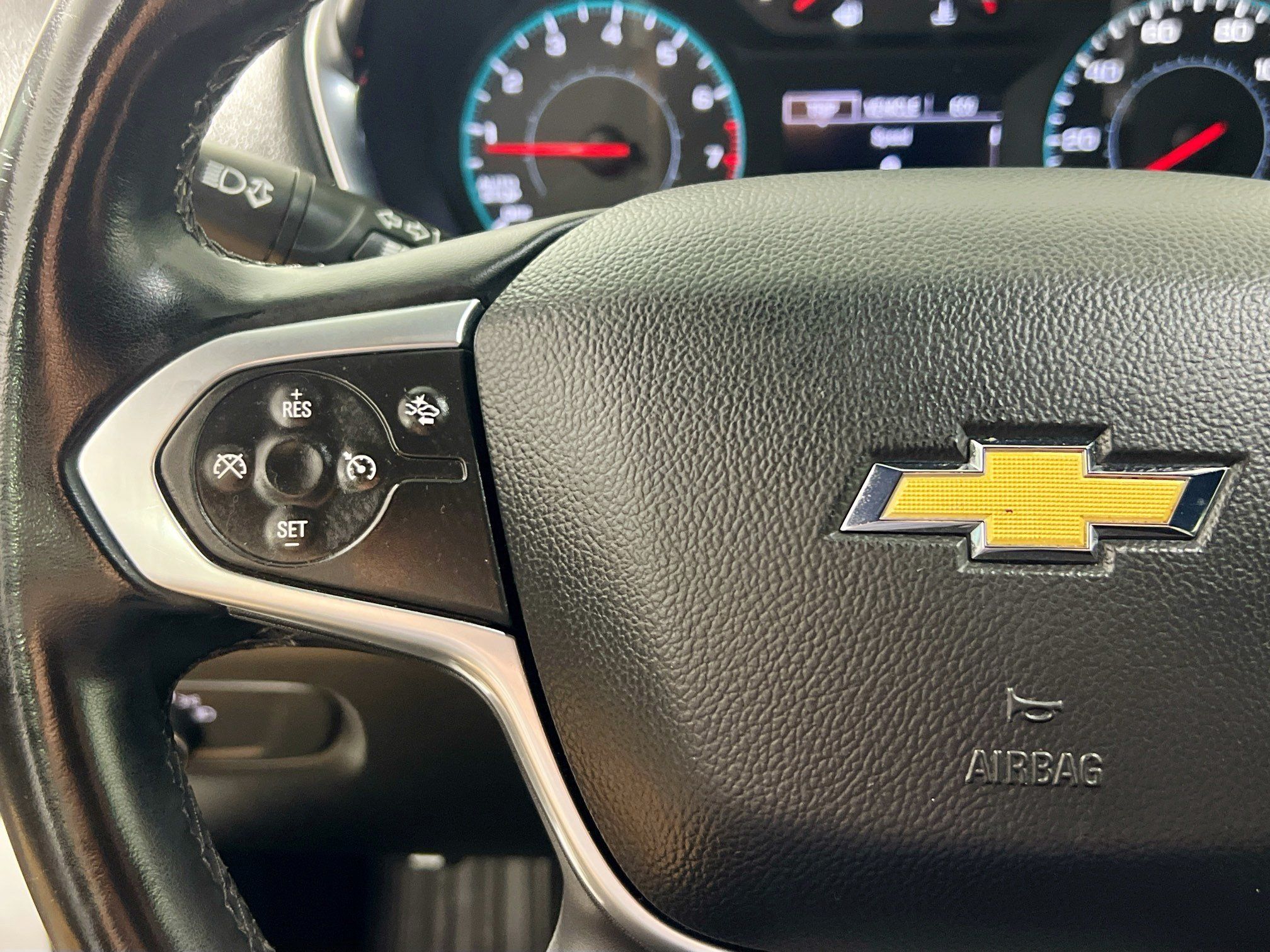 Used 2023 Chevrolet Traverse LT FWD image 18