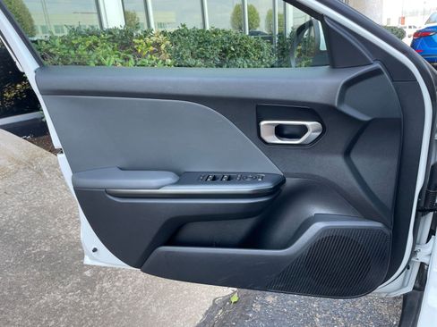 Used 2025 Kia K4 LXS image 18