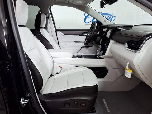 New 2026 GMC Acadia Denali w/ Super Cruise Package image 12