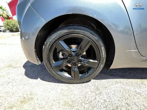 Used 2015 Hyundai Veloster FWD image 19