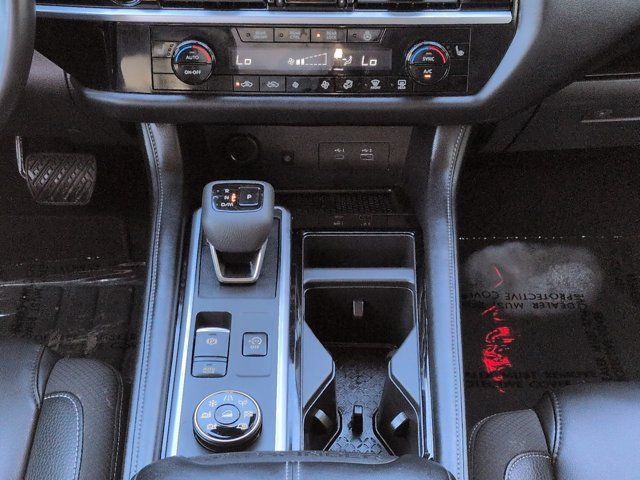 Used 2025 Nissan Pathfinder SL w/ SL Premium Package AWD/4WD image 18
