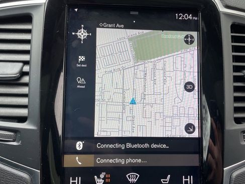 Used 2019 Volvo XC90 T5 Momentum w/ Multimedia Package image 9