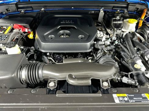 Used 2023 Jeep Wrangler Unlimited w/ Cold Weather Group AWD/4WD image 19