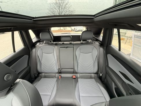 New 2026 Volkswagen Tiguan SE R-Line AWD/4WD image 19