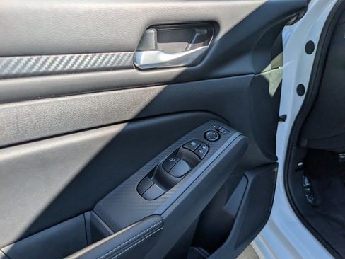 Used 2024 Nissan Altima 2.5 SV FWD image 19