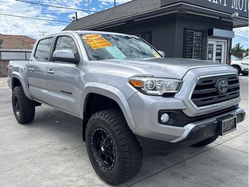 Used 2018 Toyota Tacoma SR5 RWD image 1