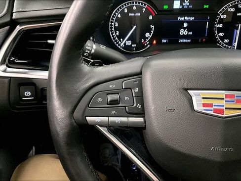 Used 2025 Cadillac XT6 Premium Luxury image 26