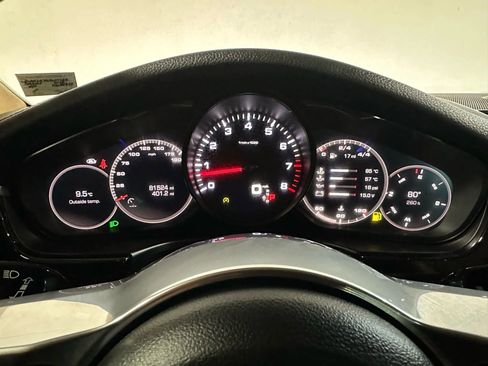 Used 2018 Porsche Panamera w/ Premium Package Plus image 24