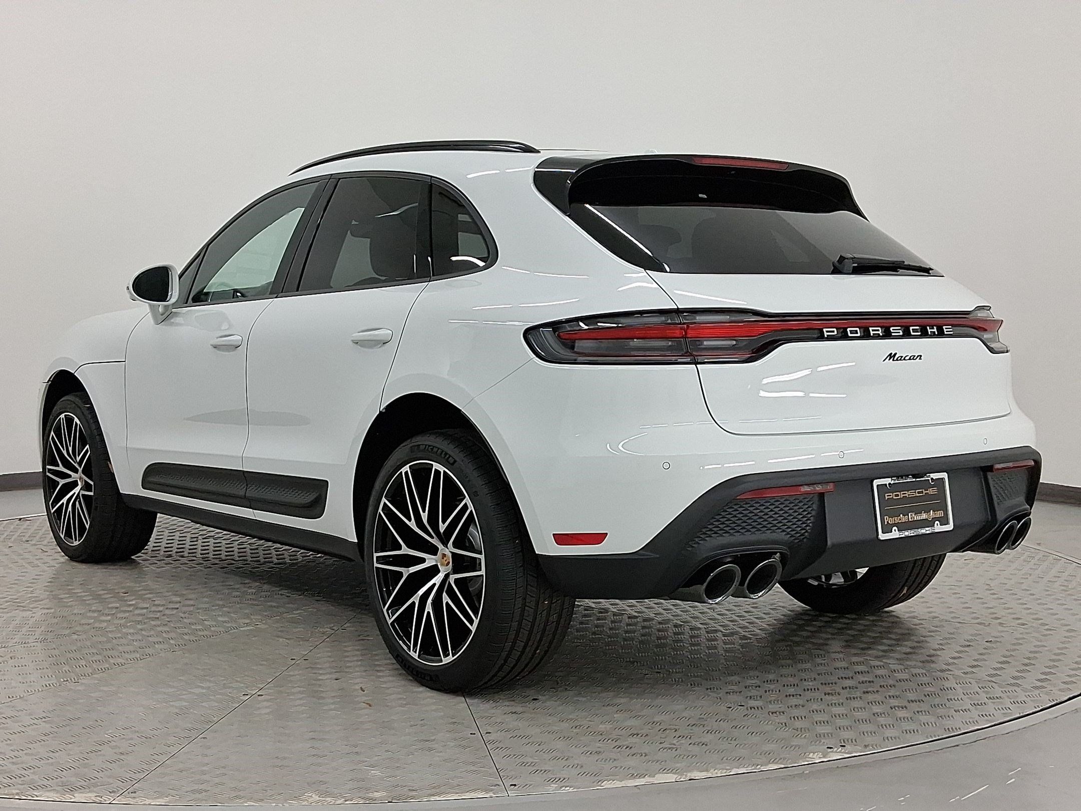 Used 2026 Porsche Macan AWD/4WD image 3