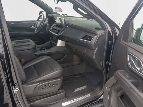 Used 2021 Chevrolet Suburban LT image 19