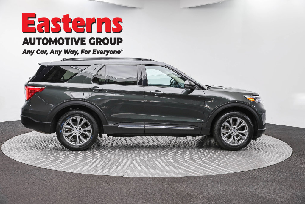 Used 2023 Ford Explorer XLT w/ Equipment Group 202A AWD/4WD image 6