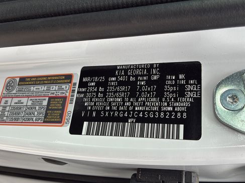 Used 2025 Kia Sorento LX FWD image 31