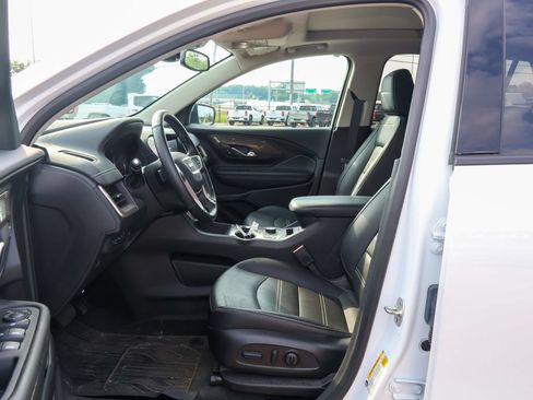 Used 2024 GMC Terrain Denali w/ Denali Premium Package AWD/4WD image 4