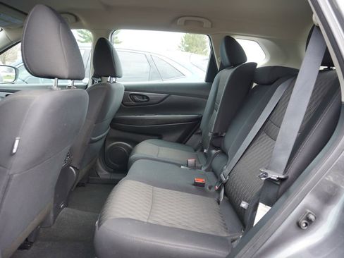 Used 2020 Nissan Rogue S image 4